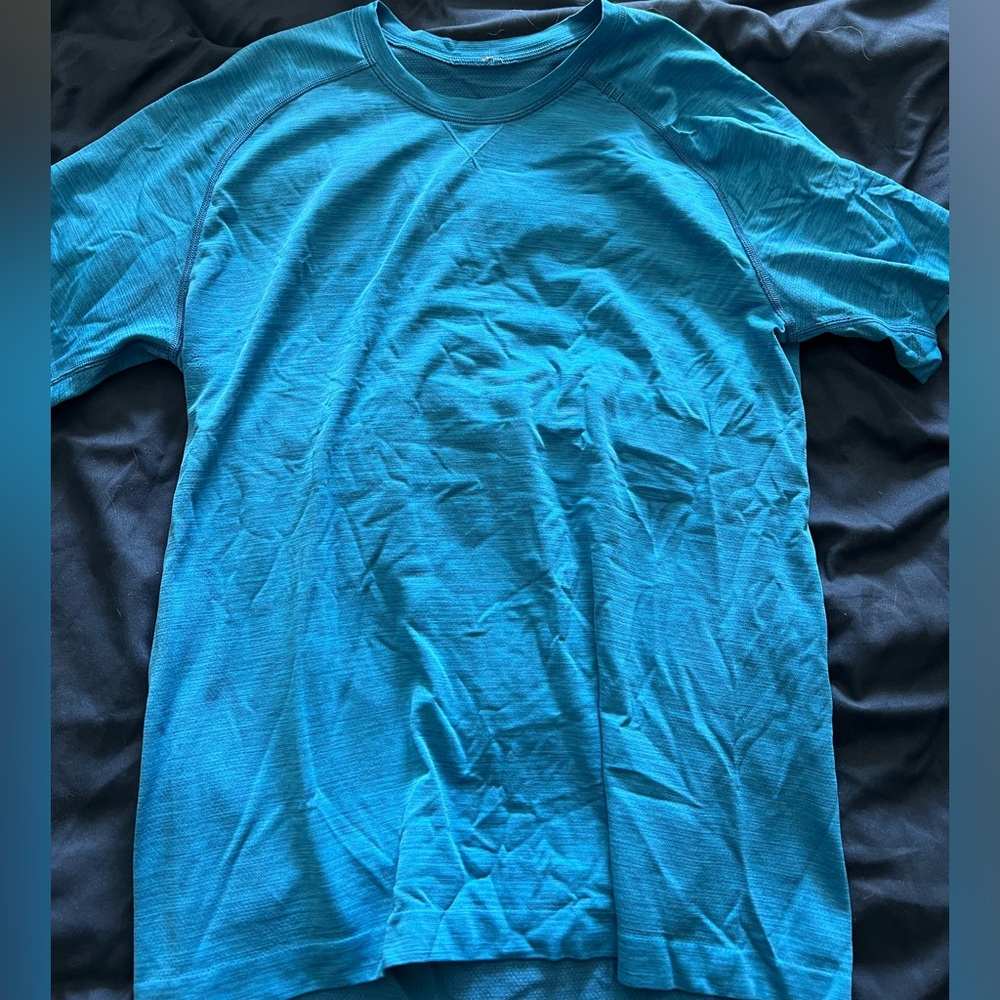 Lululemon men’s short sleeve